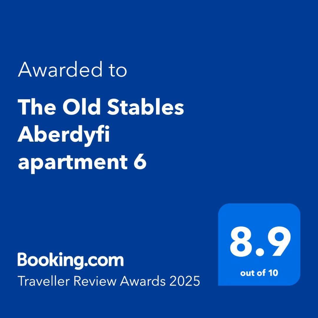The Old Stables 6 *